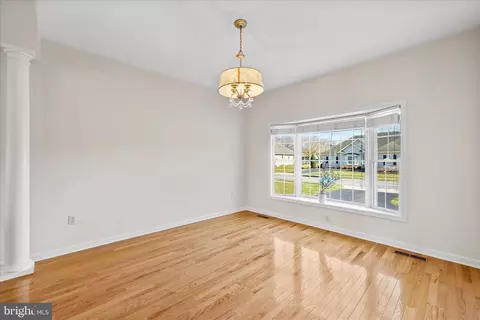 Living - 202 Sandy Bottom Ct, Salisbury, MD 21804 photo 6 of 6