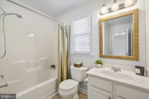 Bath - 202 Sandy Bottom Ct, Salisbury, MD 21804 photo 3 of 3