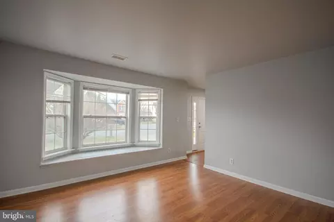 Living - 808 Upland Dr, Salisbury, MD 21801 photo 3 of 8