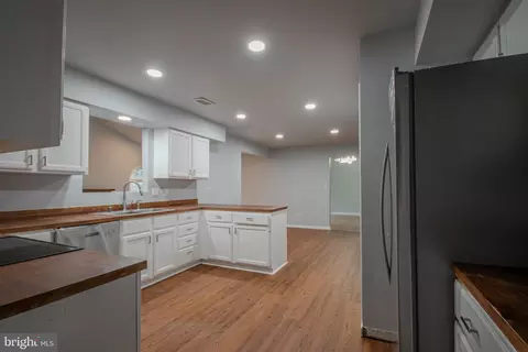 Entry Way - 808 Upland Dr, Salisbury, MD 21801 photo 5 of 7