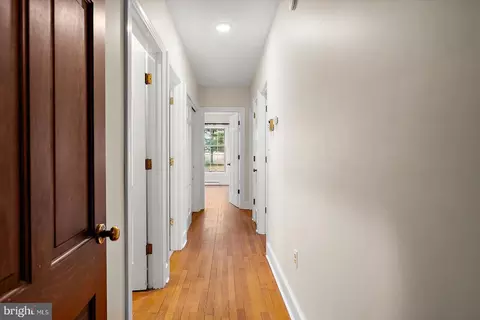 Entry Way - 27980 Pemberton, Salisbury, MD 21801 photo 6 of 9