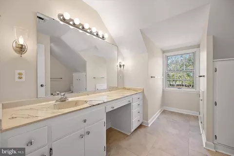 Bath - 27980 Pemberton, Salisbury, MD 21801 photo 4 of 4