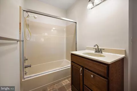 Bath - 27980 Pemberton, Salisbury, MD 21801 photo 1 of 4
