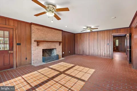 Living - 27980 Pemberton, Salisbury, MD 21801 photo 8 of 8