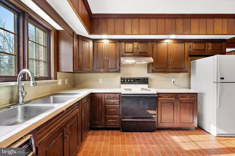 Kitchen - 27980 Pemberton, Salisbury, MD 21801 photo 6 of 6