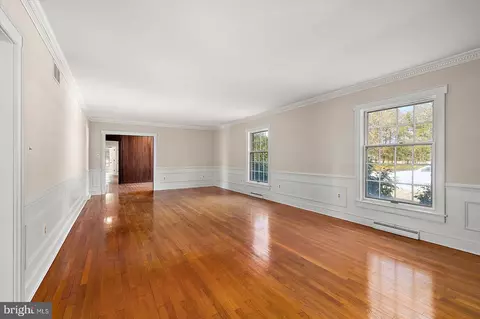 Living - 27980 Pemberton, Salisbury, MD 21801 photo 3 of 8