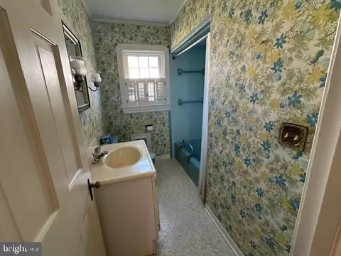Bath - 111 Eastern Ave, Salisbury, MD 21804 photo 1 of 2