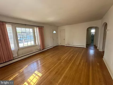 Living - 111 Eastern Ave, Salisbury, MD 21804 photo 2 of 3