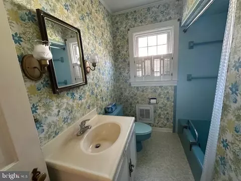 Bath - 111 Eastern Ave, Salisbury, MD 21804 photo 2 of 2