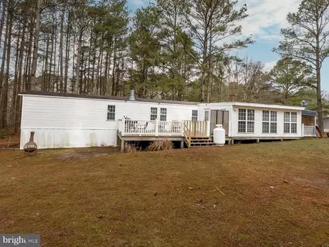 22139 Royal Oak Rd, Quantico, MD 21856
