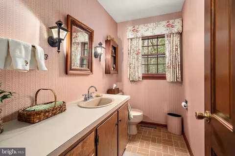 Bath - 516 Indian Ln, Salisbury, MD 21801 photo 1 of 6