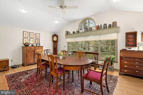 Dining - 516 Indian Ln, Salisbury, MD 21801 photo 2 of 3