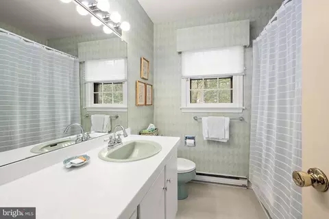 Bath - 516 Indian Ln, Salisbury, MD 21801 photo 6 of 6