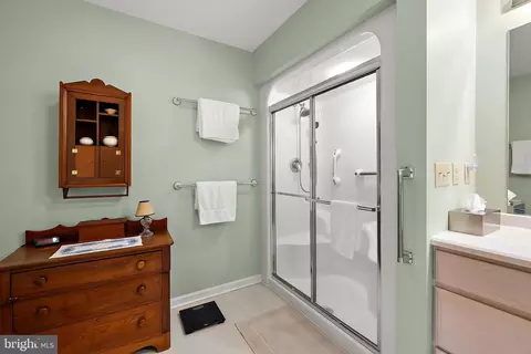 Bath - 516 Indian Ln, Salisbury, MD 21801 photo 4 of 6