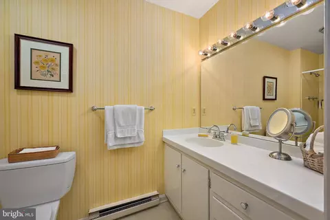 Bath - 516 Indian Ln, Salisbury, MD 21801 photo 5 of 6