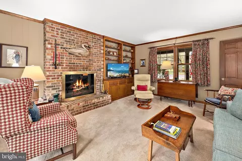 Living - 516 Indian Ln, Salisbury, MD 21801 photo 2 of 3