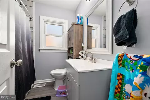 Bath - 411 E Walnut St, Hebron, MD 21830 photo 2 of 3