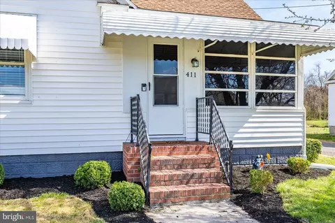 Exterior - 411 E Walnut St, Hebron, MD 21830 photo 4 of 10