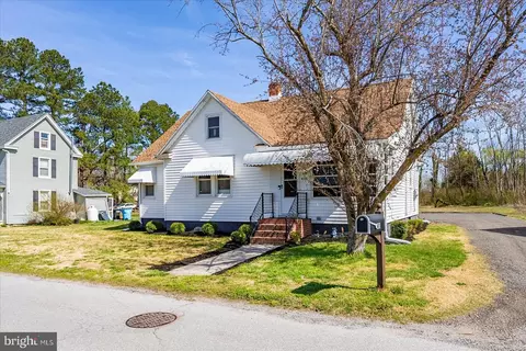 Exterior - 411 E Walnut St, Hebron, MD 21830 photo 3 of 10