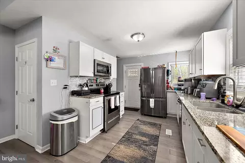 Entry Way - 411 E Walnut St, Hebron, MD 21830 photo 1 of 3