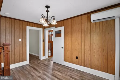 Entry Way - 111 E Lillian St, Hebron, MD 21830 photo 2 of 5
