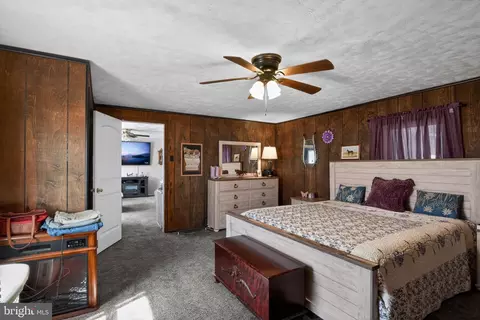 Bedroom - 33096 Johnson Rd, Salisbury, MD 21804 photo 2 of 2