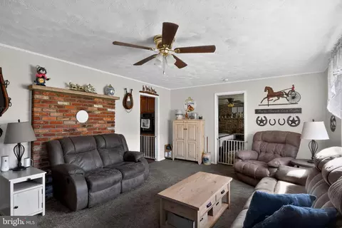 Entry Way - 33096 Johnson Rd, Salisbury, MD 21804 photo 4 of 4