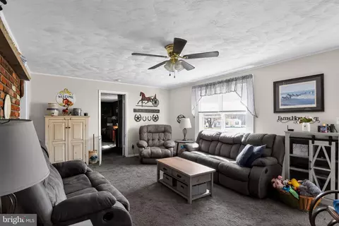 Living - 33096 Johnson Rd, Salisbury, MD 21804 photo 1 of 1