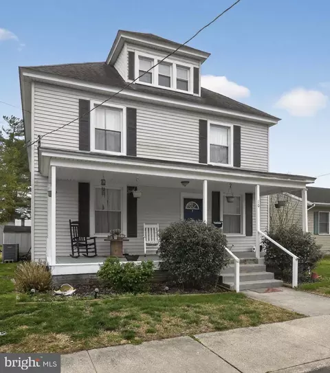 10 E Pine St, Delmar, MD 21875