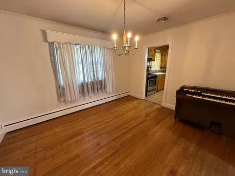 Living - 413 Pine Bluff Rd, Salisbury, MD 21801 photo 1 of 3