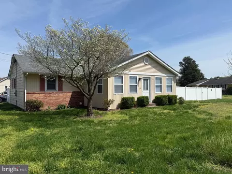 501 Chestnut St, Hebron, MD 21830