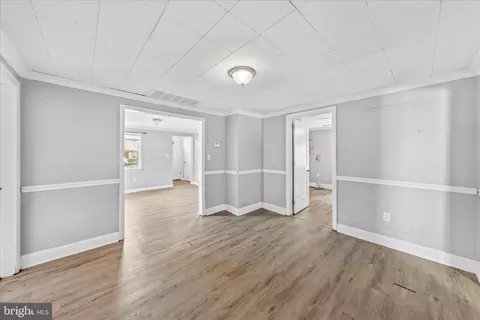 Entry Way - 306 Atlantic Ave, Salisbury, MD 21804 photo 3 of 6