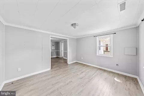 Living - 306 Atlantic Ave, Salisbury, MD 21804 photo 2 of 5