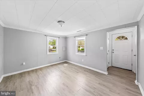 Living - 306 Atlantic Ave, Salisbury, MD 21804 photo 1 of 5