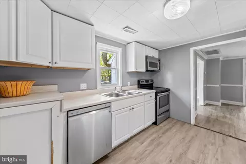 Kitchen - 306 Atlantic Ave, Salisbury, MD 21804 photo 2 of 2
