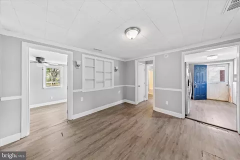 Entry Way - 306 Atlantic Ave, Salisbury, MD 21804 photo 1 of 6