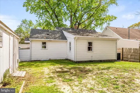 Exterior - 306 Atlantic Ave, Salisbury, MD 21804 photo 5 of 10