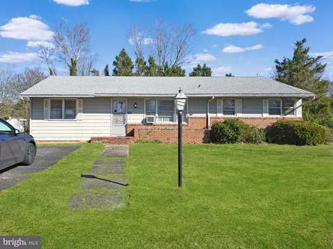 105 Lakeview Dr, Salisbury, MD 21804