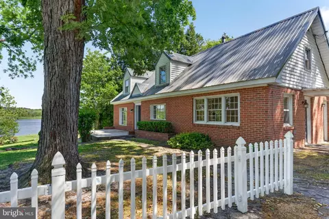 28266 Riverside Dr, Fruitland, MD 21826