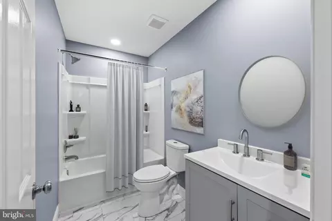 Bath - 703 East St, Delmar, MD 21875 photo 3 of 3