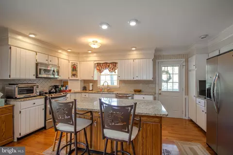 Kitchen - 3760 Old Post Rd, Salisbury, MD 21804 photo 2 of 3