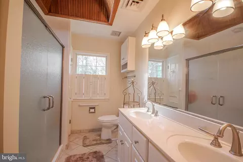 Bath - 3760 Old Post Rd, Salisbury, MD 21804 photo 2 of 3