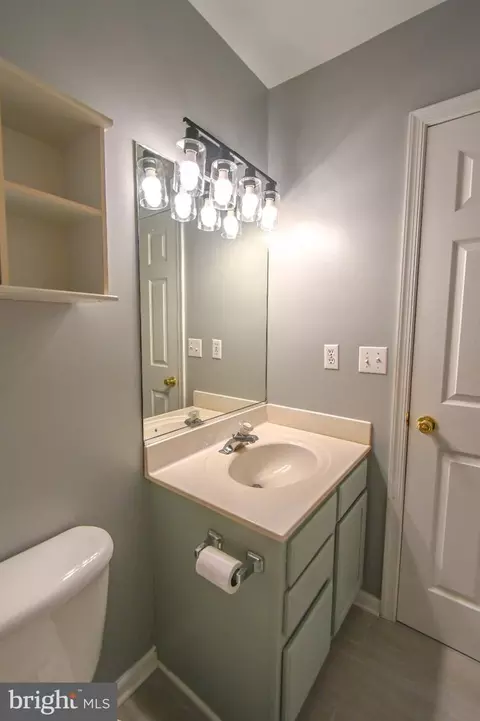 Bath - 1004 Granite Ct, Salisbury, MD 21804 photo 3 of 3