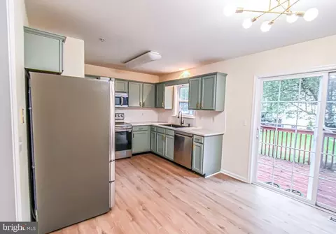Kitchen - 1004 Granite Ct, Salisbury, MD 21804 photo 2 of 3