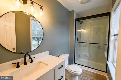 Bath - 1004 Granite Ct, Salisbury, MD 21804 photo 2 of 3