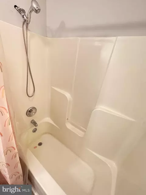 Bath - 717 Ebenezer Dr, Salisbury, MD 21801 photo 2 of 4