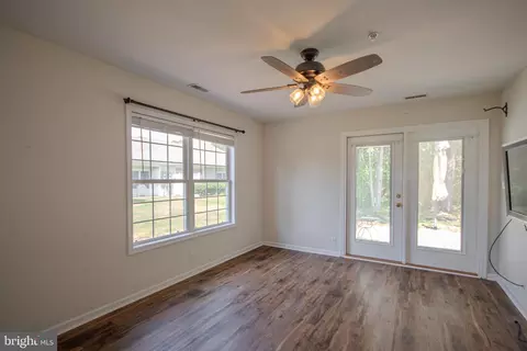 Living - 413 Troopers Way #413, Salisbury, MD 21804 photo 4 of 6