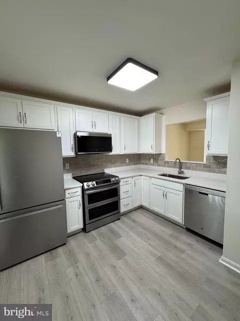 Kitchen - 723 Hemlock St, Salisbury, MD 21804 photo 3 of 3