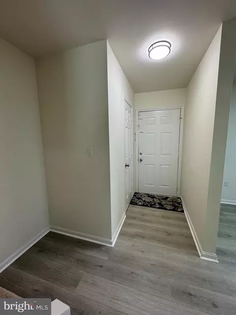 Entry Way - 723 Hemlock St, Salisbury, MD 21804 photo 2 of 4