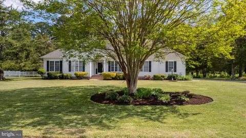 25392 Club Cir, Quantico, MD 21856